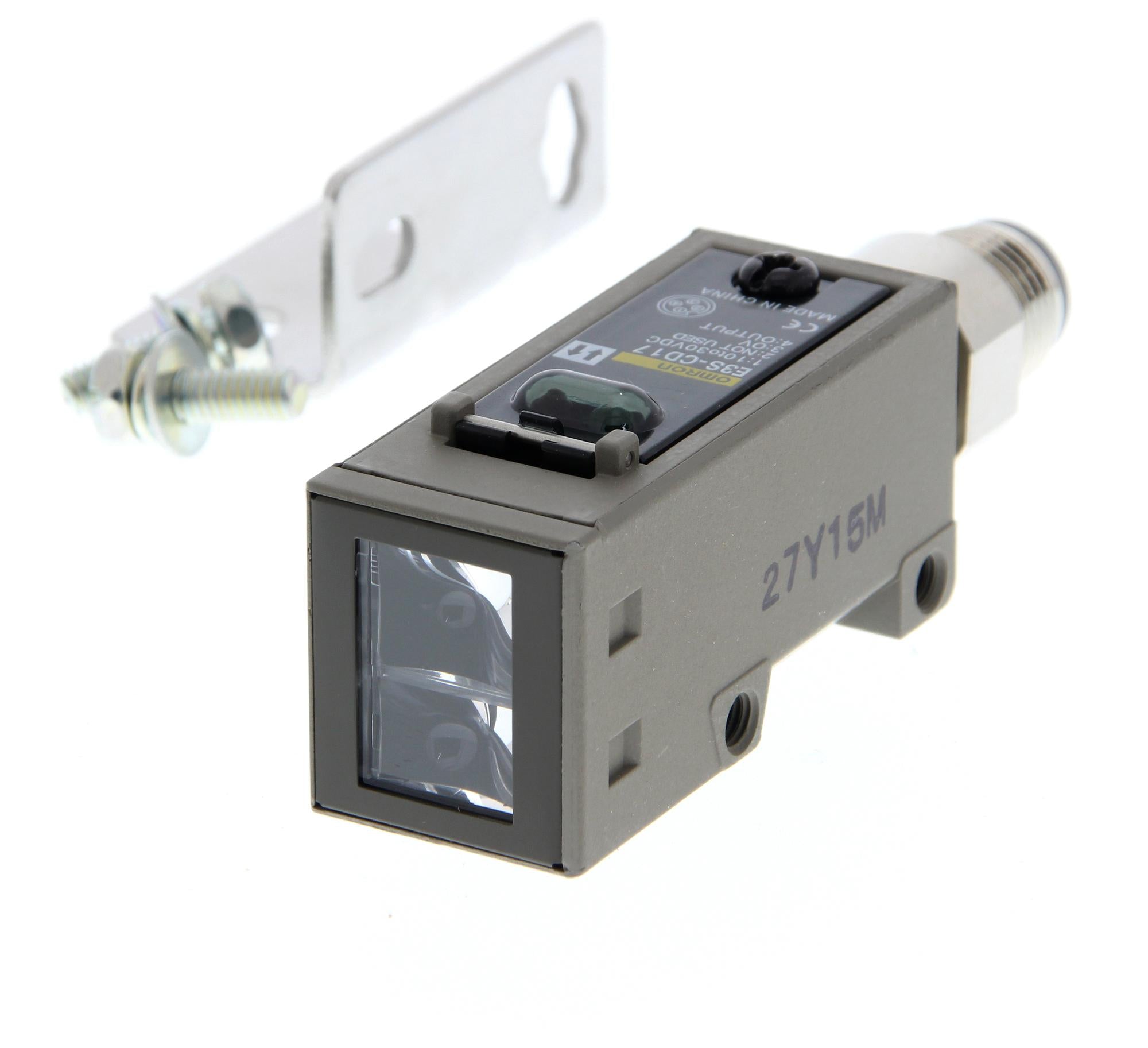 E3S-CD16 PHOTOELECTRIC SENSOR, NPN / PNP, 700MM OMRON