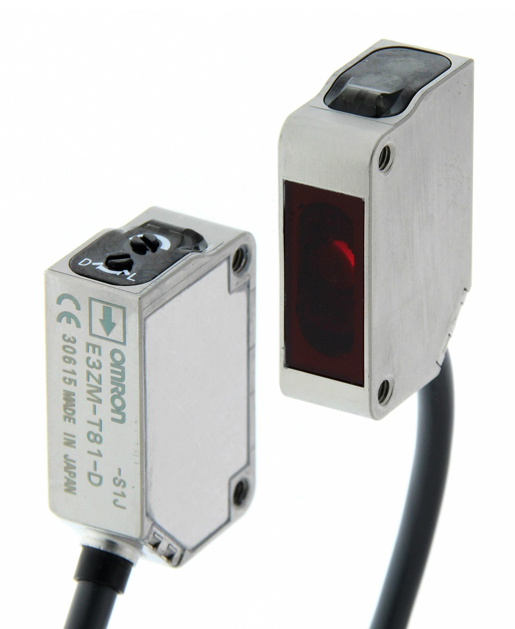 E3ZM-T81 2M PHOTOELECTRIC SENSOR, PNP, 15M OMRON