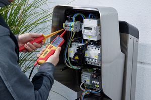 44319 - Voltage Tester, 12V to 1kV, LED / LCD - WIHA